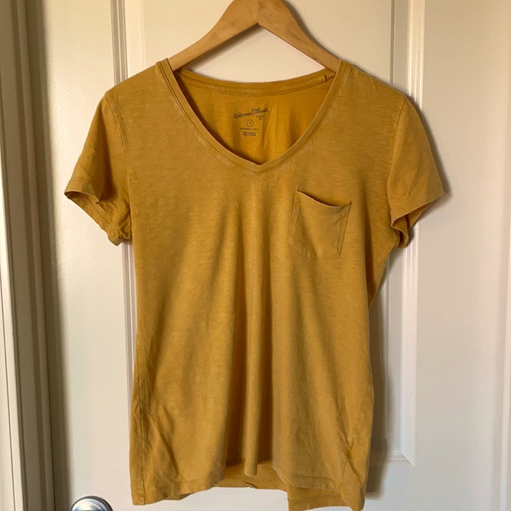 Vneck T-shirt women’s small mustard yellow